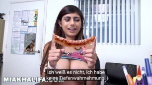 MIA KHALIFA - Interview Mit Deutschen Untertiteln