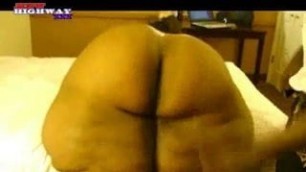 amateur ebony ssbbw likes her big butt smacked
